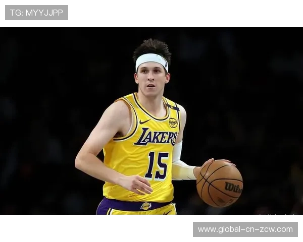 湖人后卫奥斯汀·里夫斯伤缺一个多月后复出，首战贡献15分4篮板